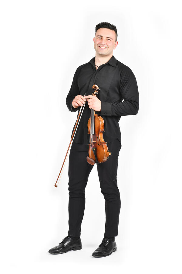 Electric violinist Alexandr Kislitsyn – Luxury private event and corporate performer in Philadelphia