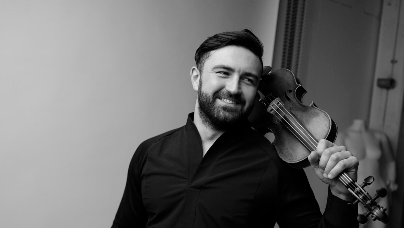 Electric violinist Alexandr Kislitsyn – Luxury private event and corporate performer in Philadelphia